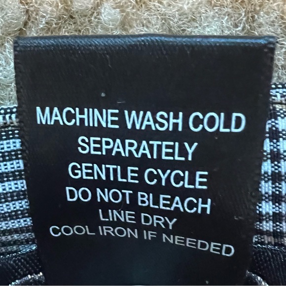 Soho Apparel Ltd Plaid Pattern Pants, Faux Pockets Front And Back, Size 14 - Picture 7 of 8